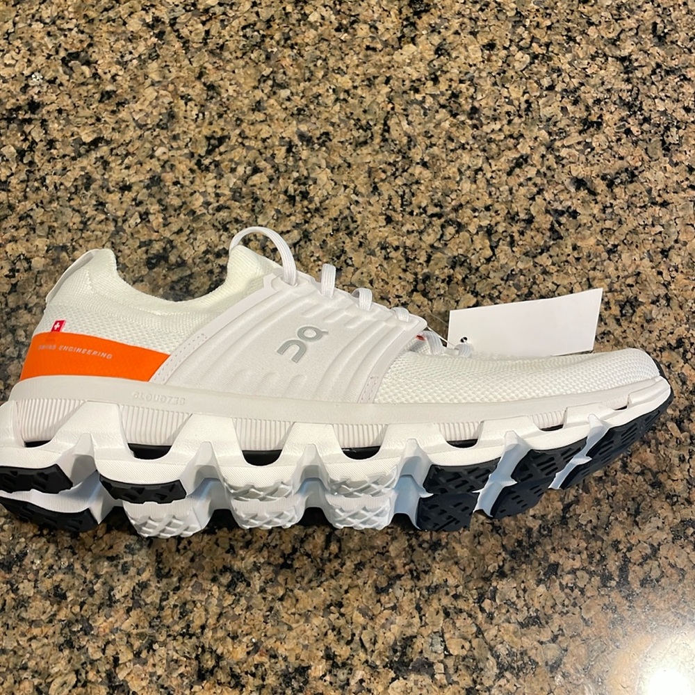 On Running Cloudswift 3 Runner Ivory/ Flame Men's Size 11.0.  New with tags!